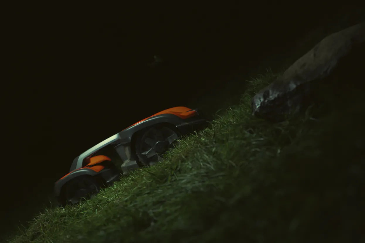 Robot tagliaerba Husqvarna Automower® 535 AWD - trazione integrale